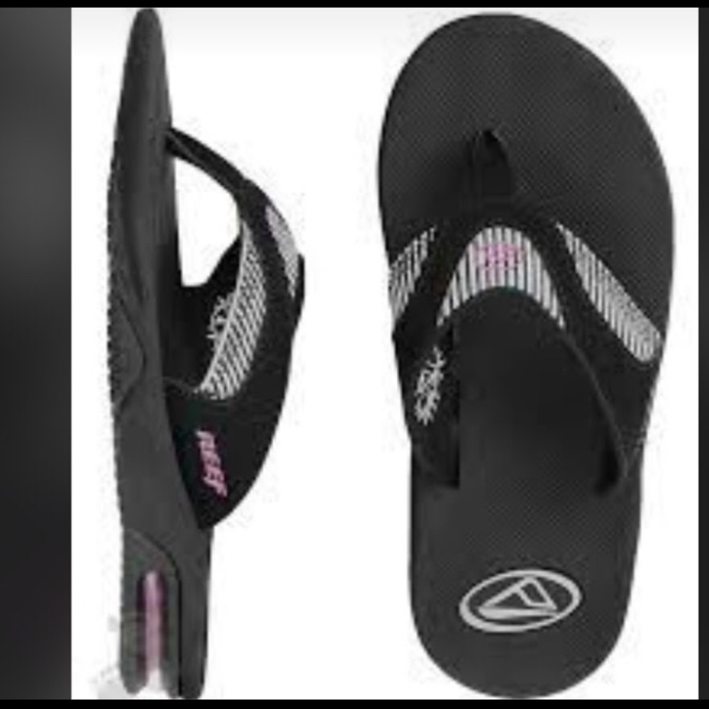 Reef bottle opener sandals